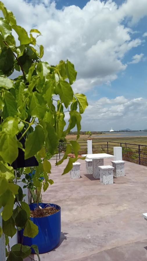 Lake Edge Resort Anuradhápura Exteriér fotografie